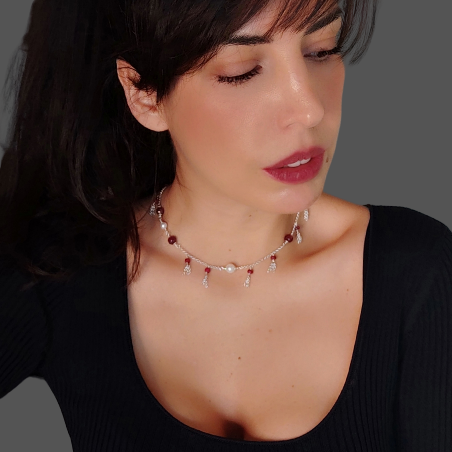 ST58 - Collana in argento con rubini sfaccettati e perle d'acqua dolce