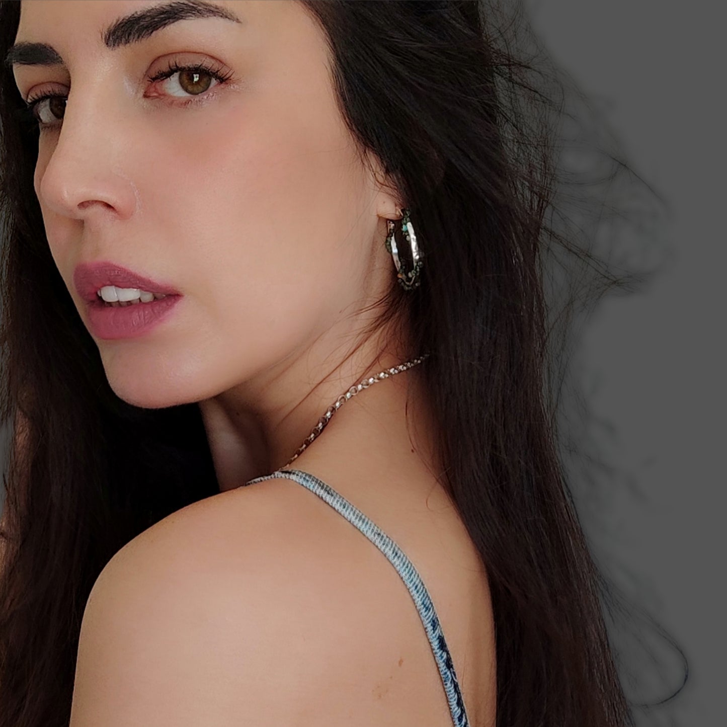 ST7 - Orecchini a cerchio in argento martellato con turchese africano