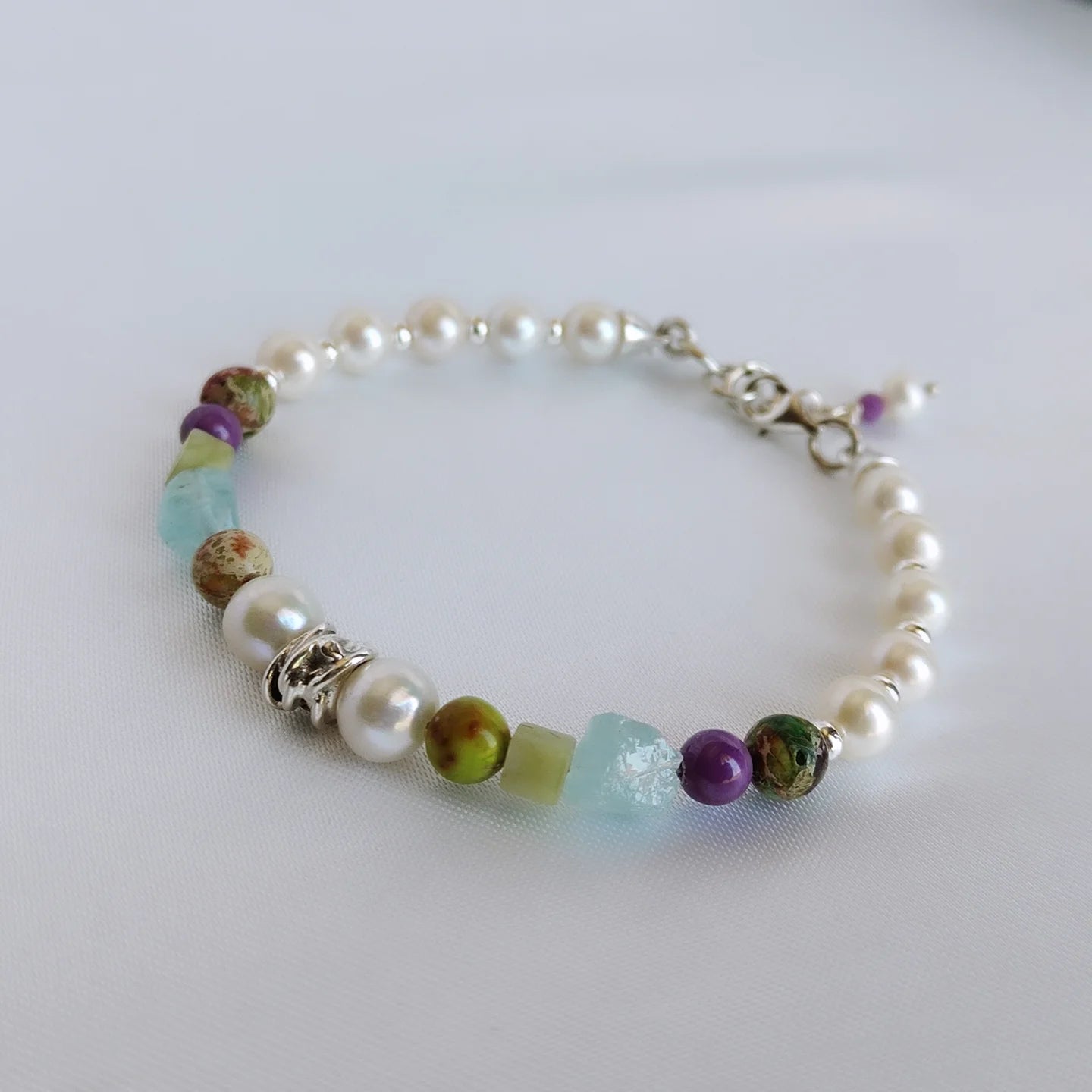 ST8 - Bracciale in Argento 925 con Gemme Naturali e Perle d’Acqua Dolce