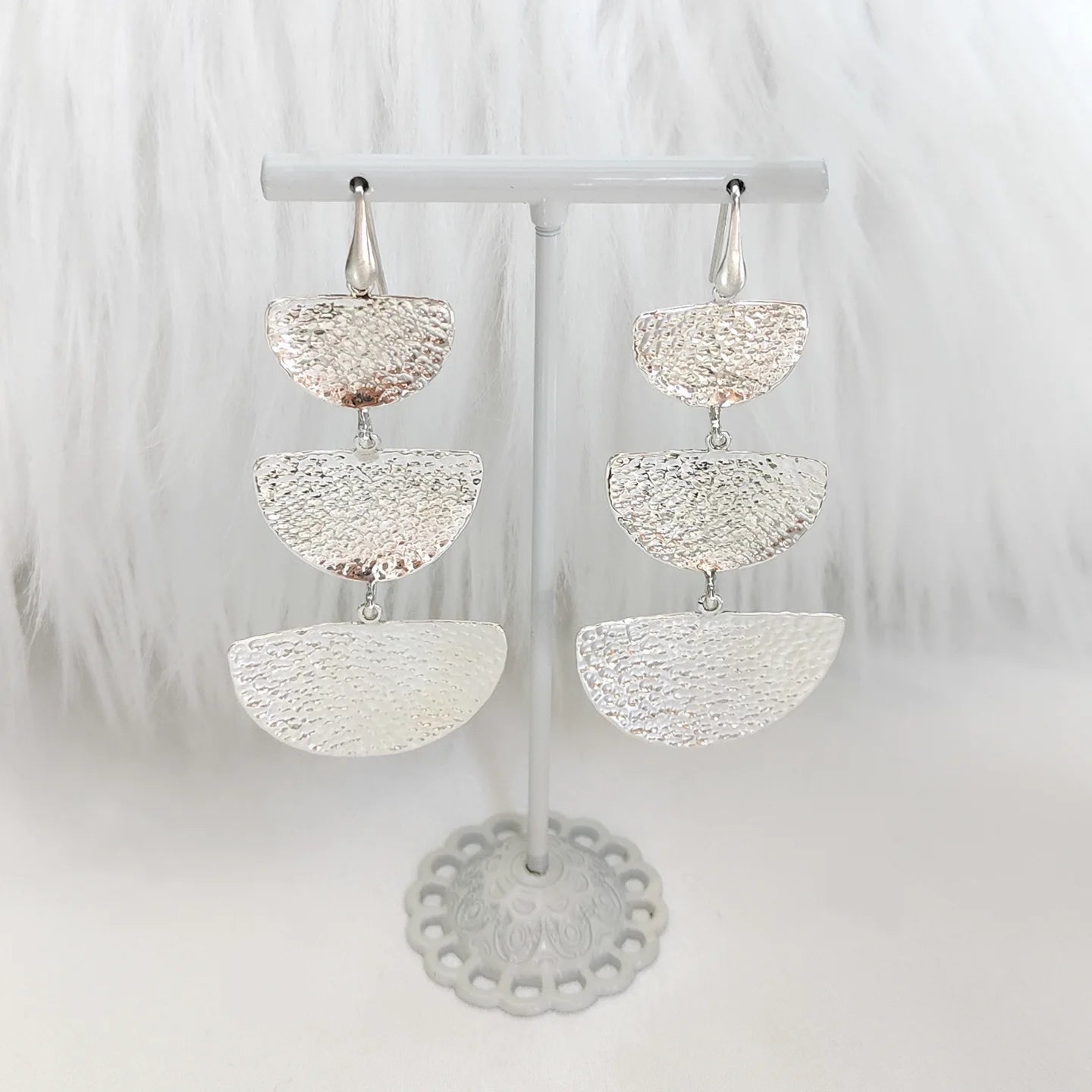 ST1 - Orecchini pendenti in argento martellato 925