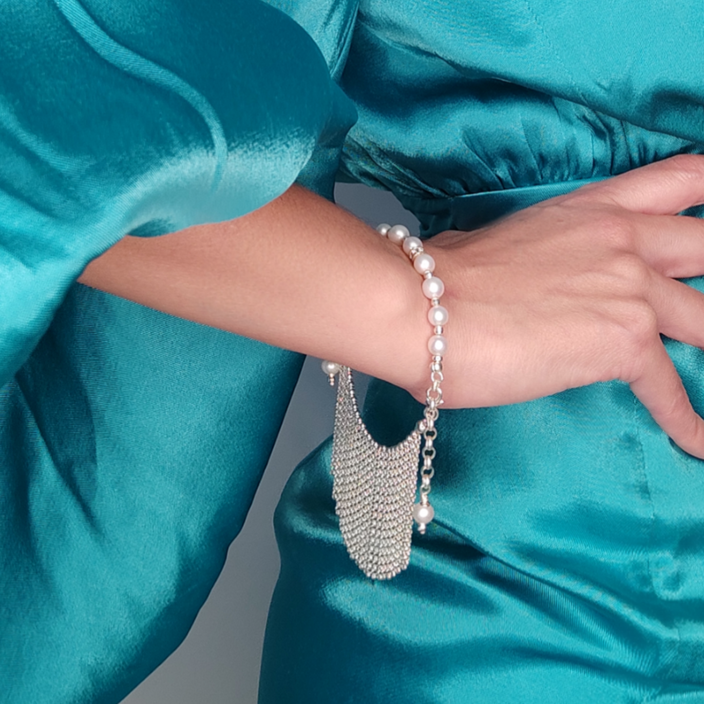 ST61 - Bracciale in argento 925 con perle naturali e zirconi