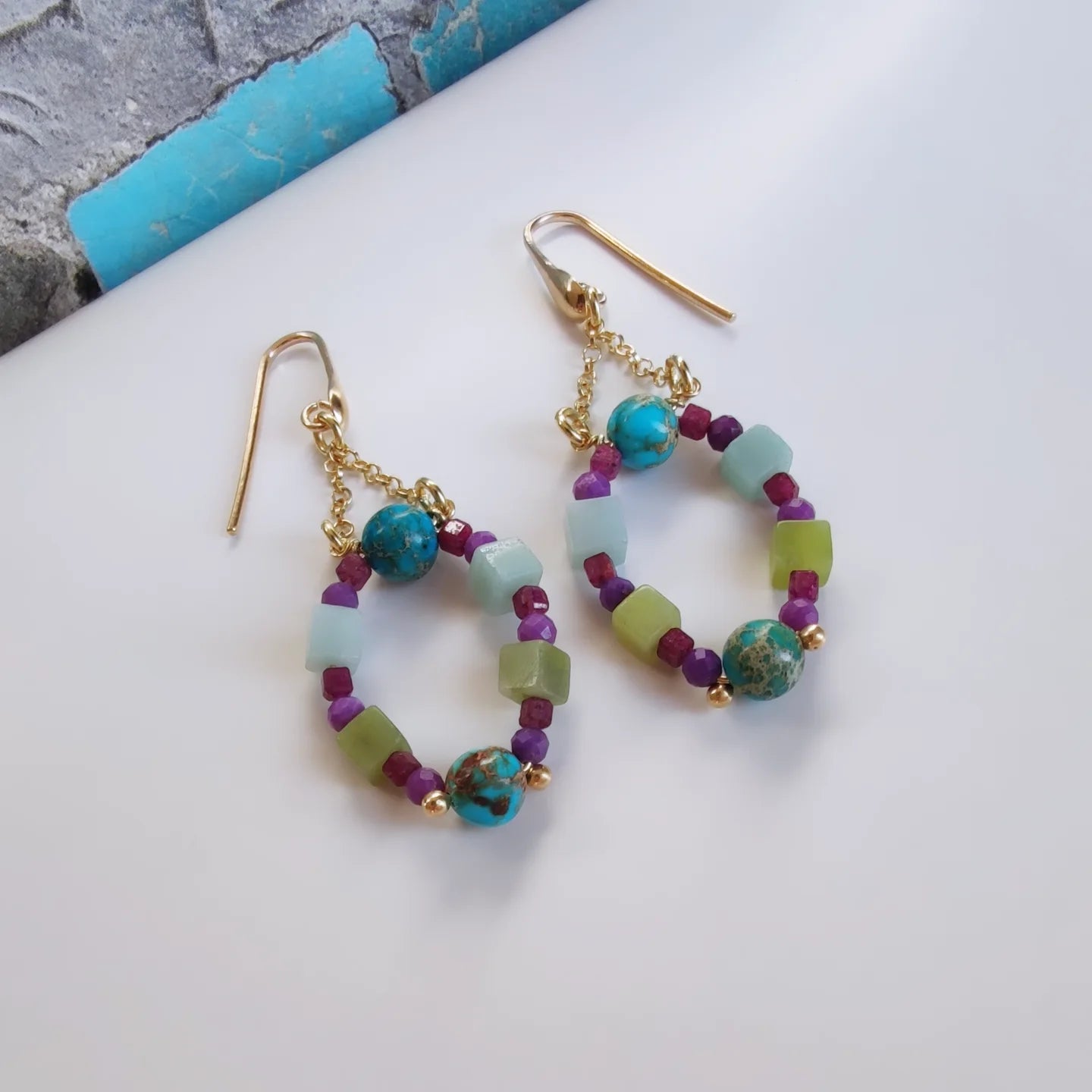 ST90 Orecchini in argento placcato oro 18k con pietre naturali