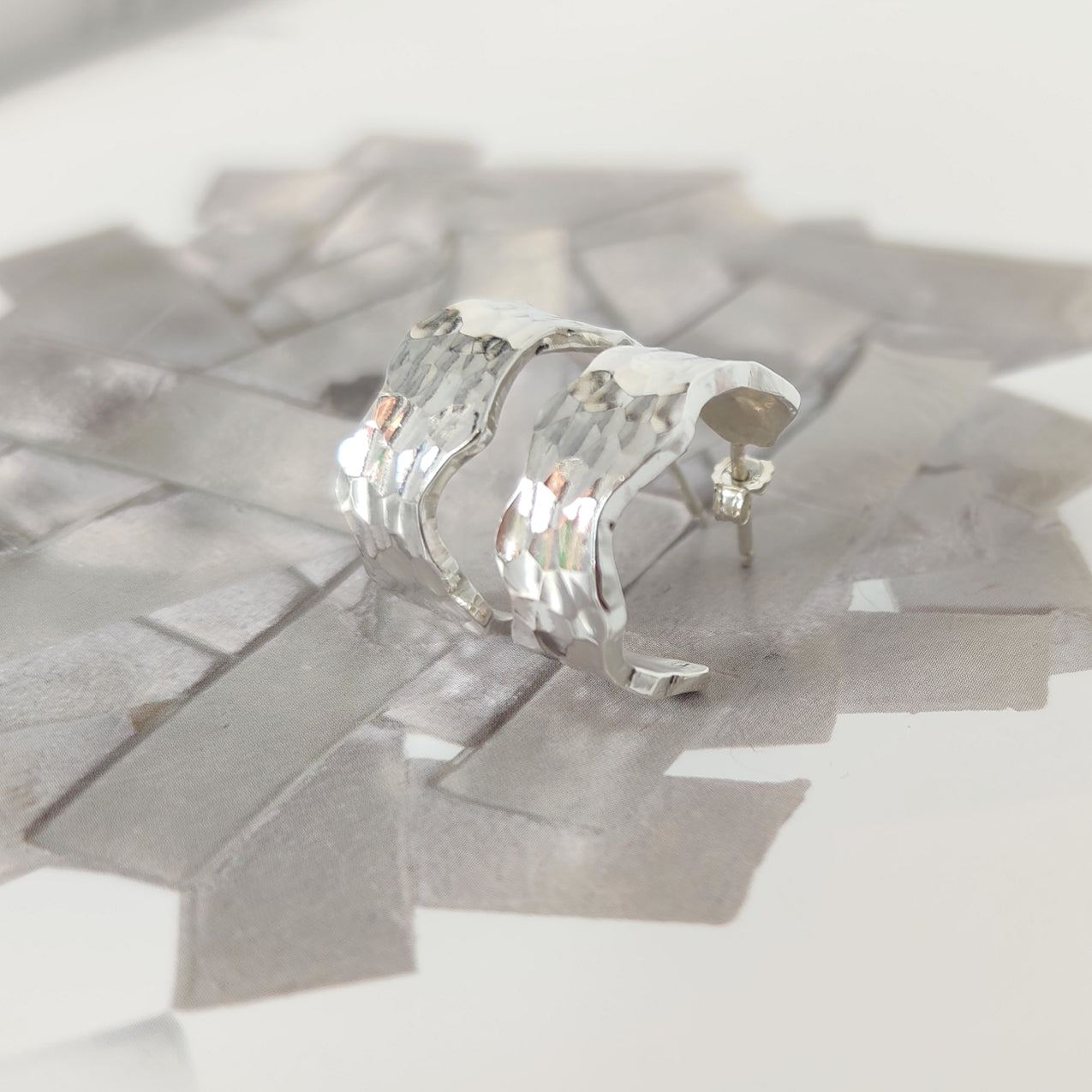 ST11 - Orecchini in argento 925 martellato