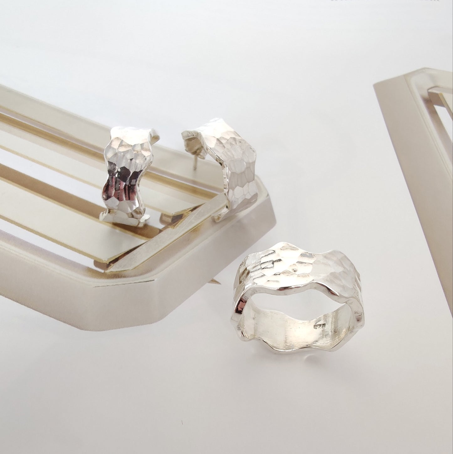 ST11 - Orecchini in argento 925 martellato