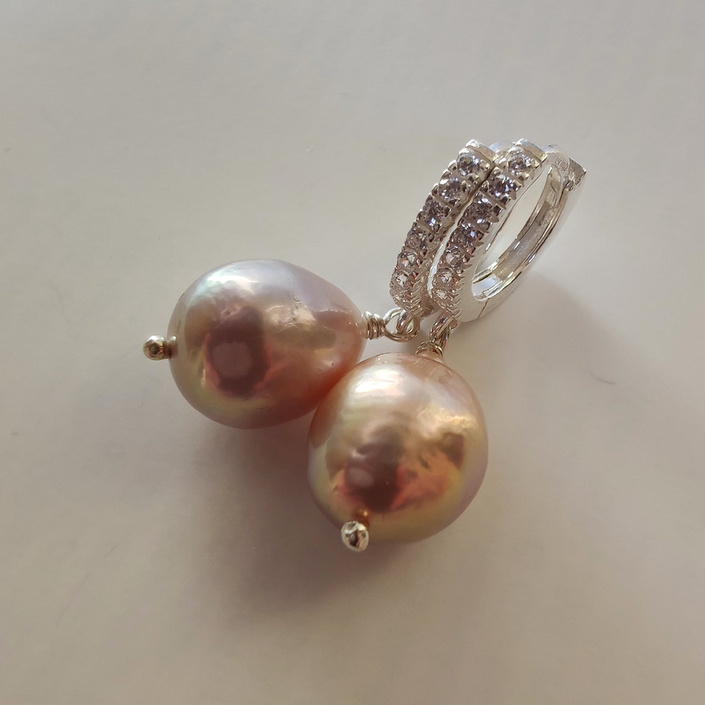 ST23 - Orecchini in argento 925 con zirconi e perle rosa d'acqua dolce