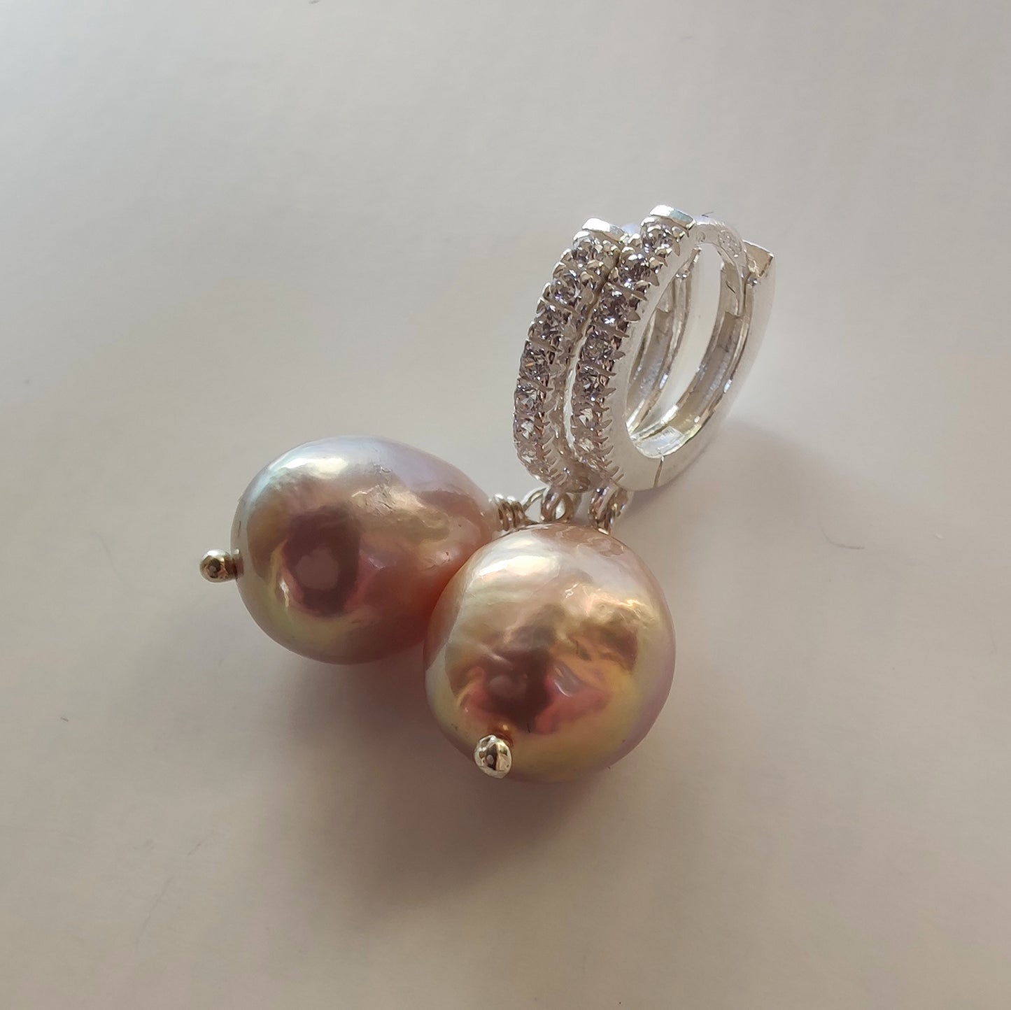 ST23 - Orecchini in argento 925 con zirconi e perle rosa d'acqua dolce