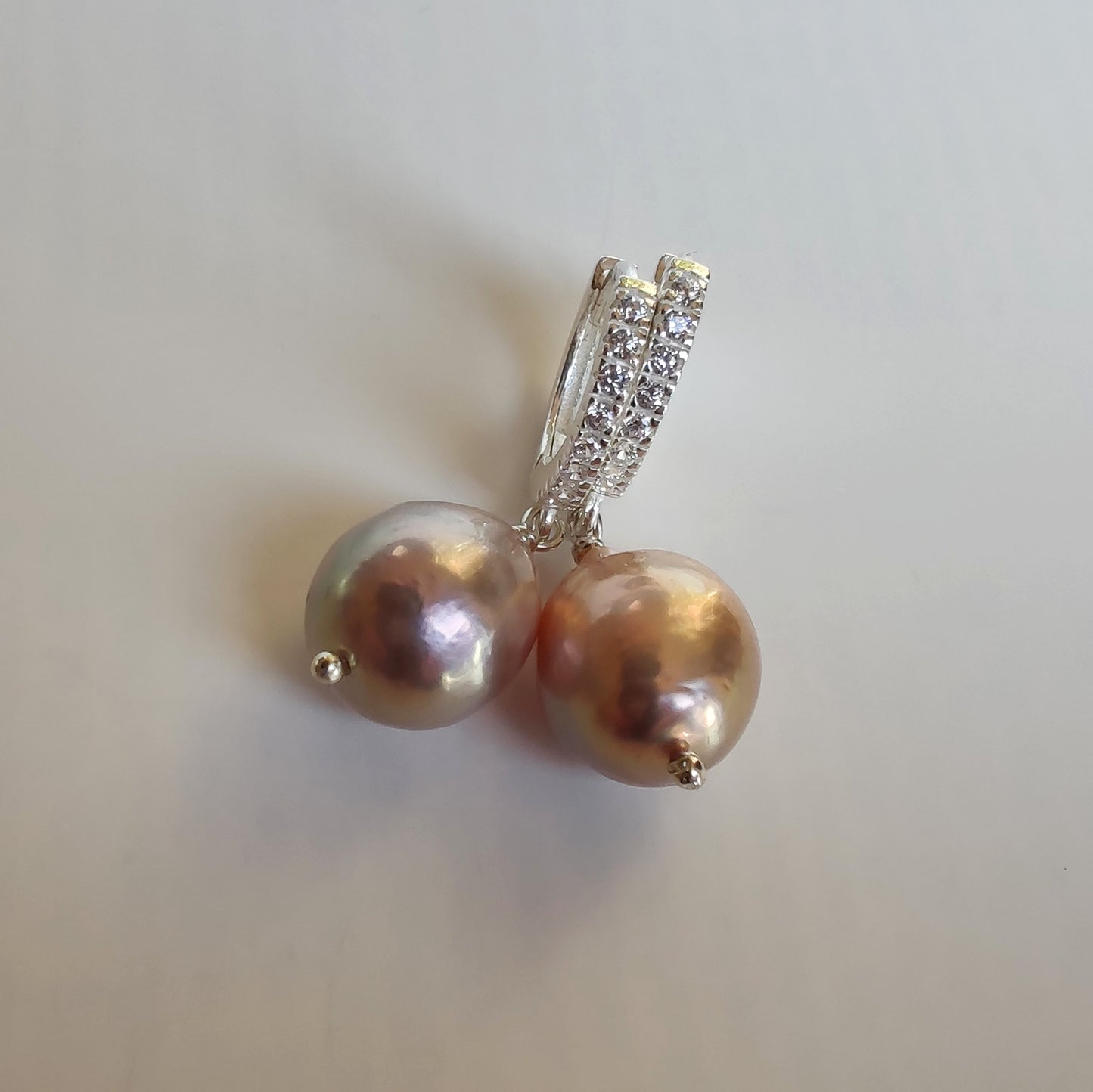 ST23 - Orecchini in argento 925 con zirconi e perle rosa d'acqua dolce