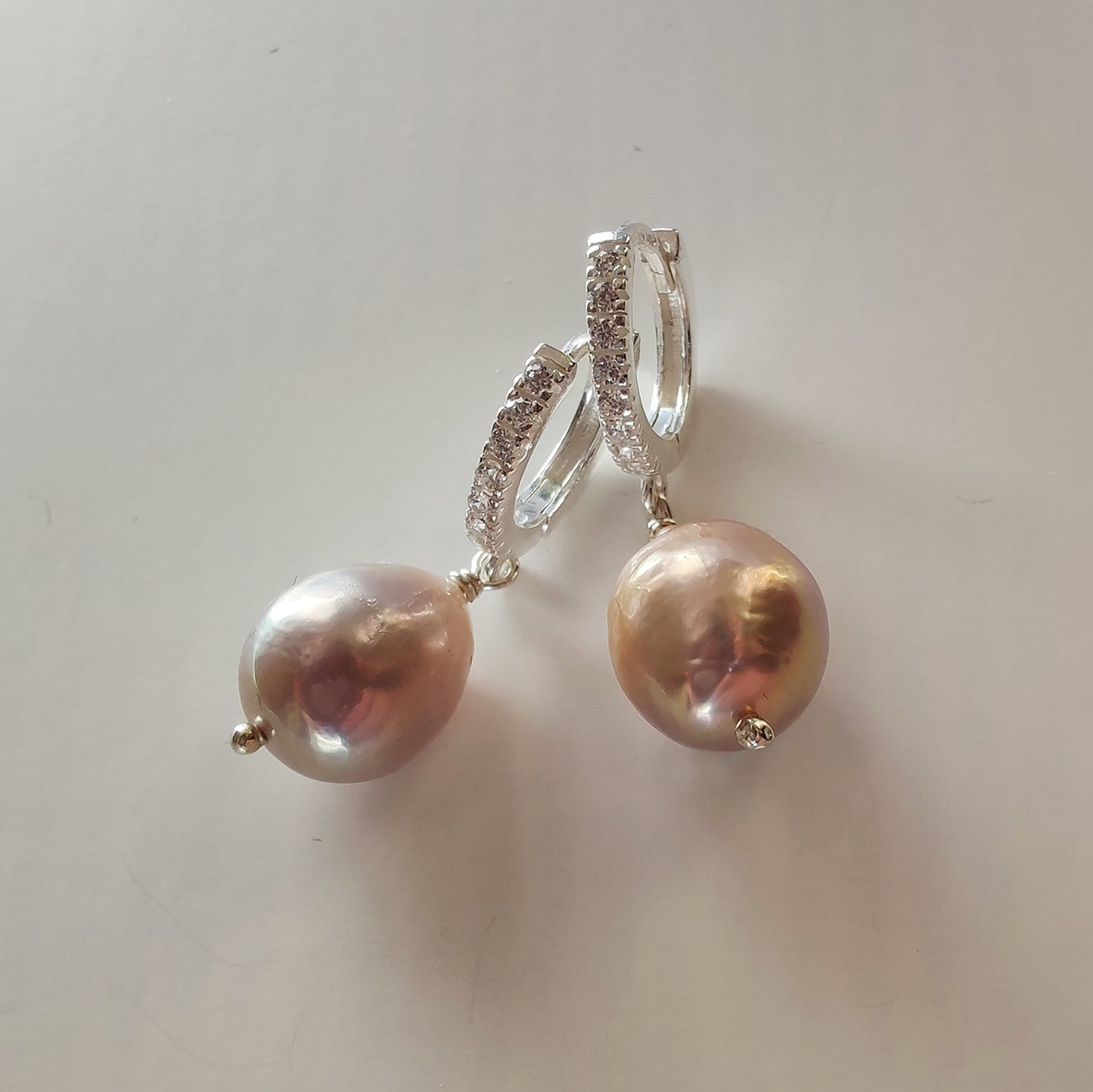 ST23 - Orecchini in argento 925 con zirconi e perle rosa d'acqua dolce