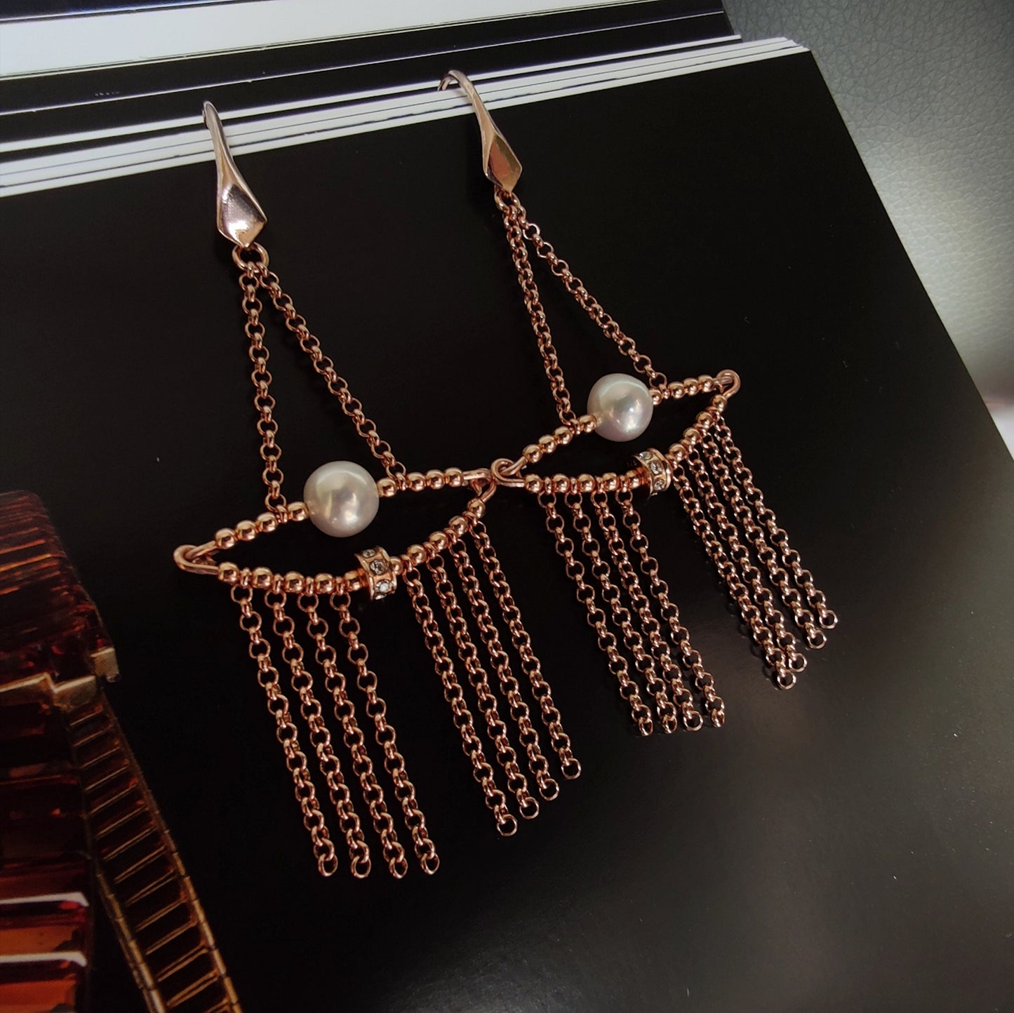 ST50- 18k rose gold plated silver earrings with natural pearls and zircons.