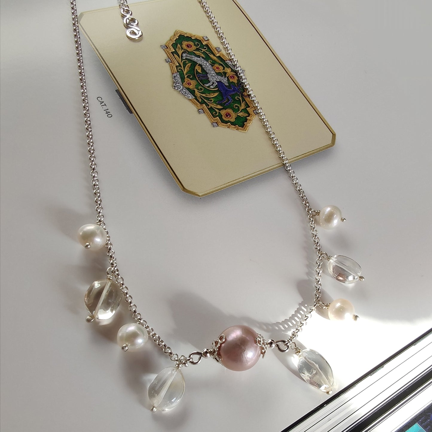 ST75 - Collana chandelier con perla d'acqua dolce e cristalli