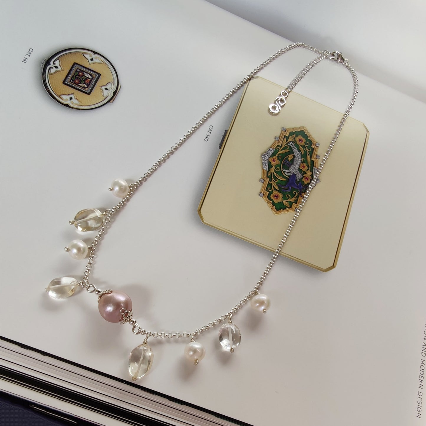 ST75 - Collana chandelier con perla d'acqua dolce e cristalli