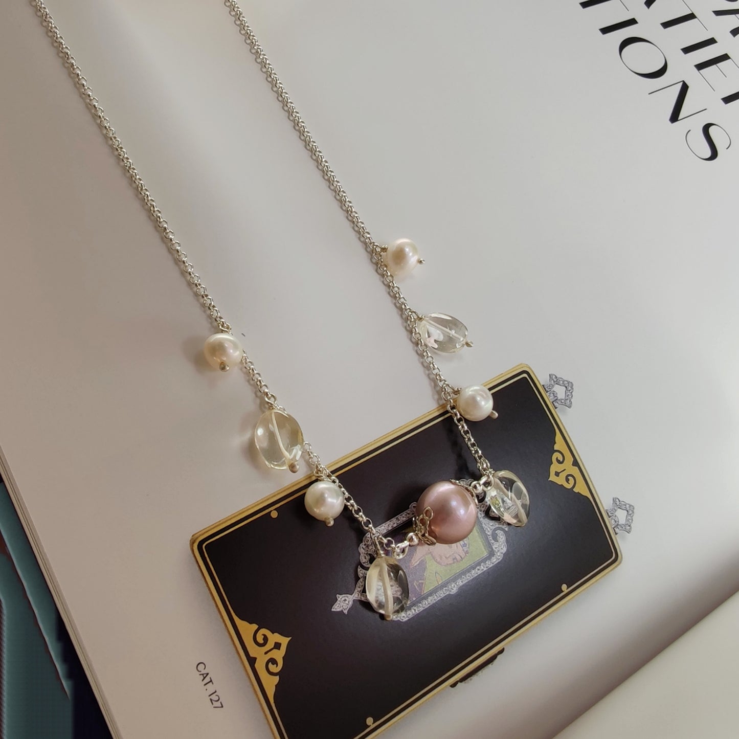 ST75 - Collana chandelier con perla d'acqua dolce e cristalli