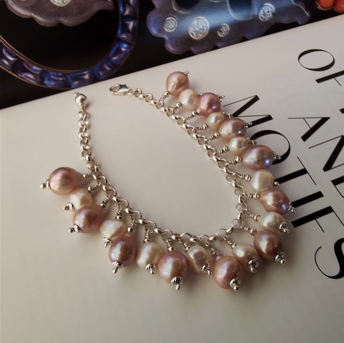 ST67 -  Bracciale in argento 925 con perle d'acqua dolce colore rosa antico e bianche