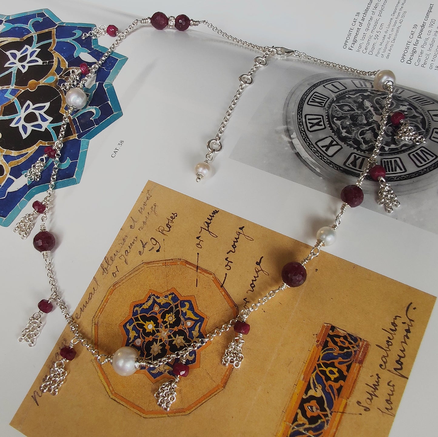 ST58 - Collana in argento con rubini sfaccettati e perle d'acqua dolce