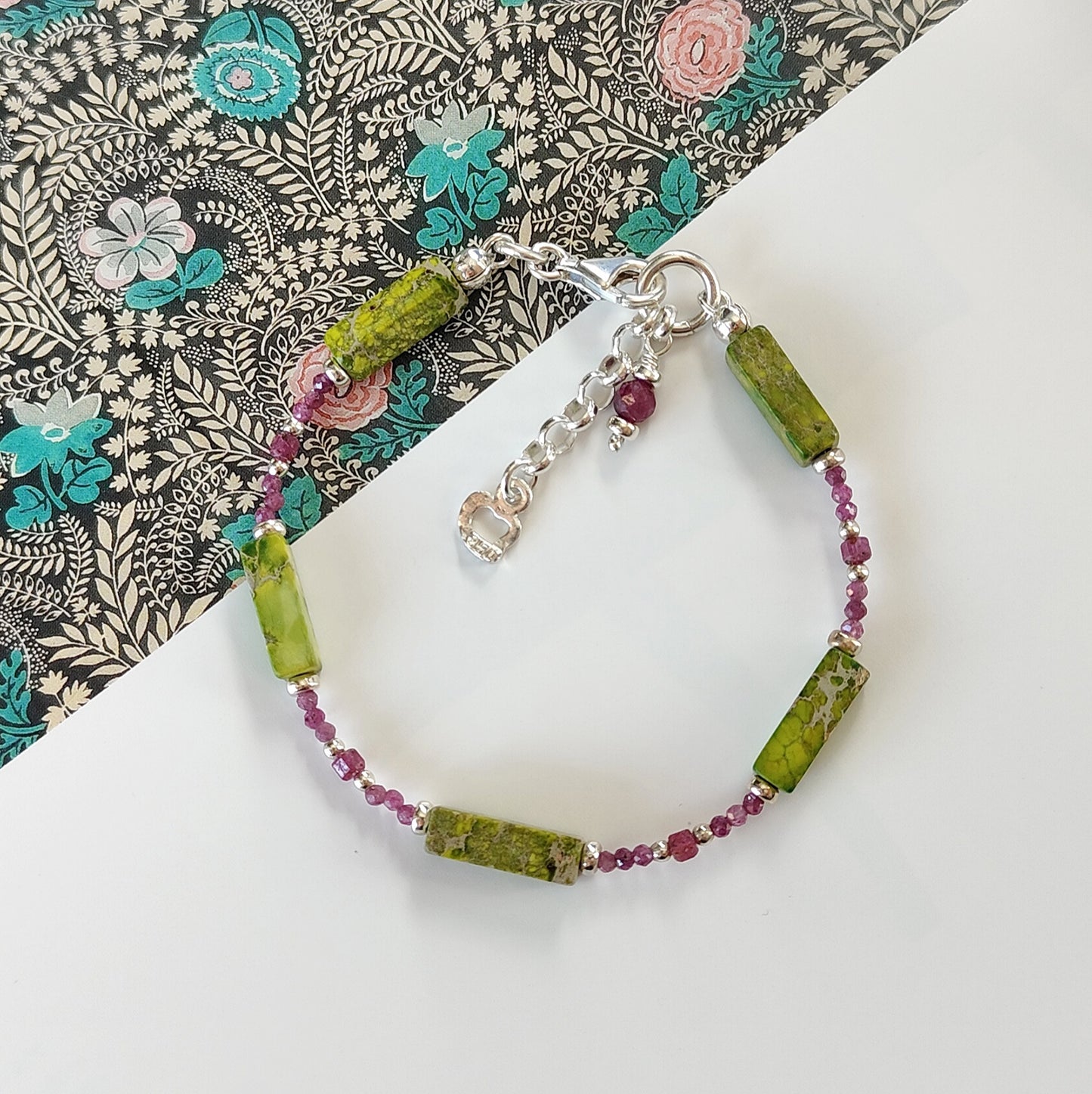 ST28 - Bracciale in argento 925 e pietre naturali