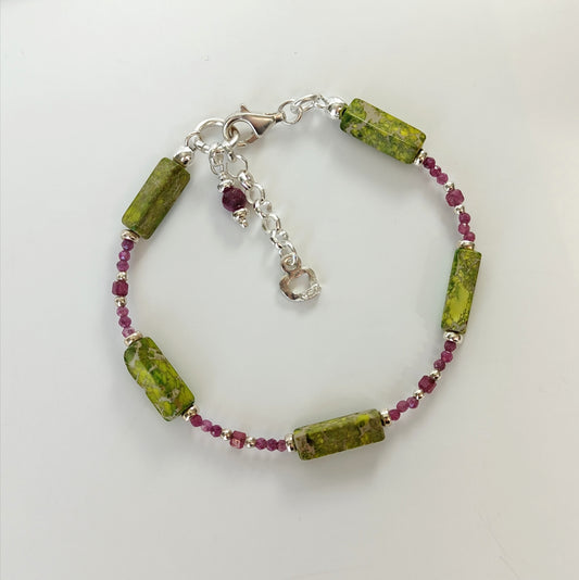 ST28 - Bracciale in argento 925 e pietre naturali