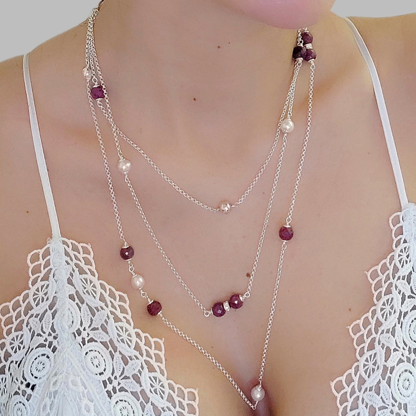 ST21  - Collana tre fili con rubini e perle