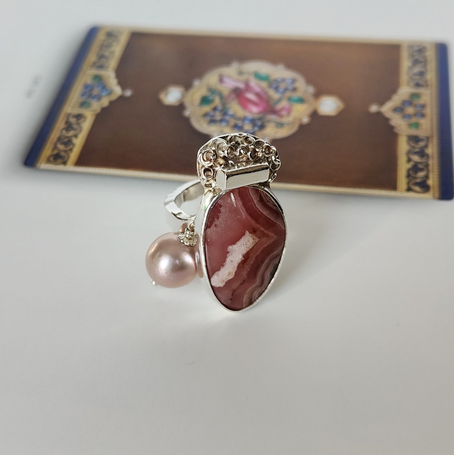 ST49 - Anello in argento 925 con rodocrosite e perla naturale d'acqua dolce