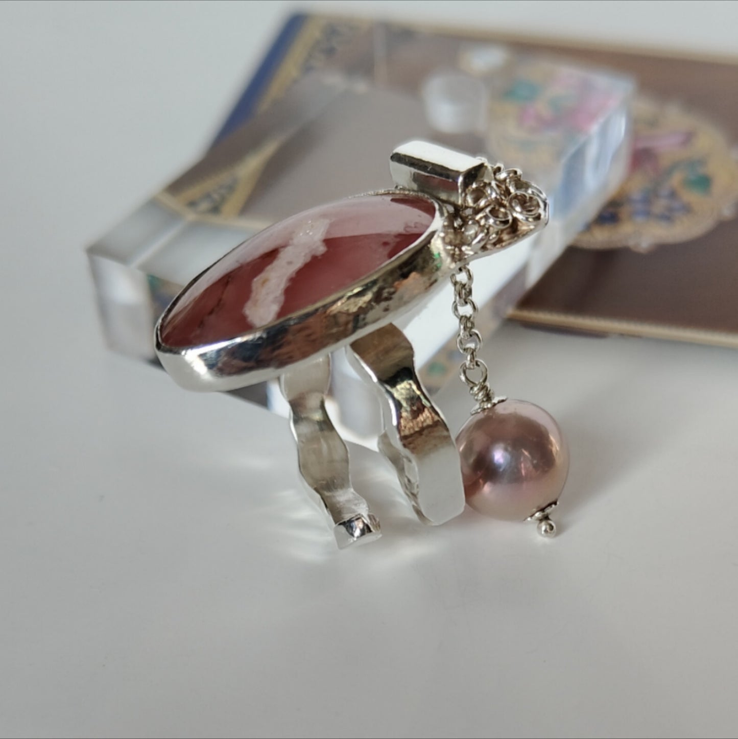 ST49 - Anello in argento 925 con rodocrosite e perla naturale d'acqua dolce