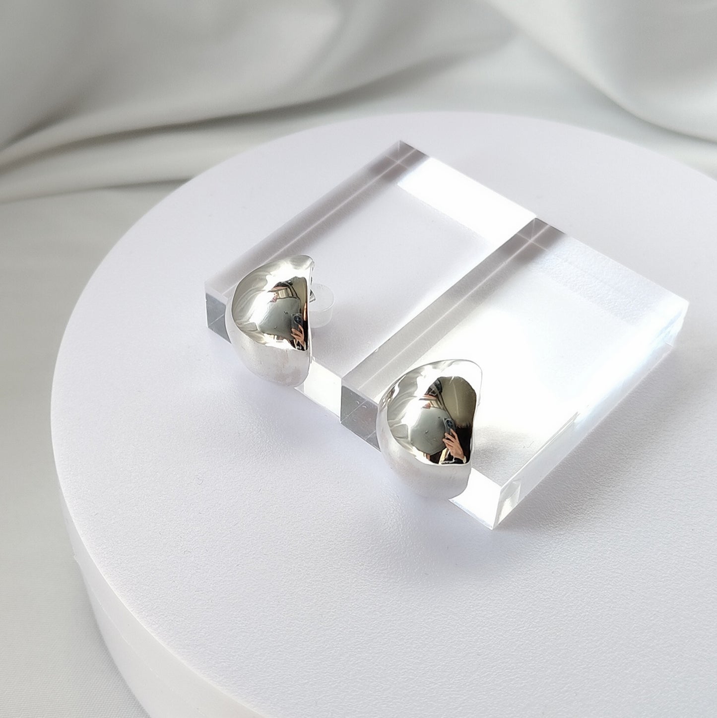 ST18 - Orecchini a goccia tondeggiante