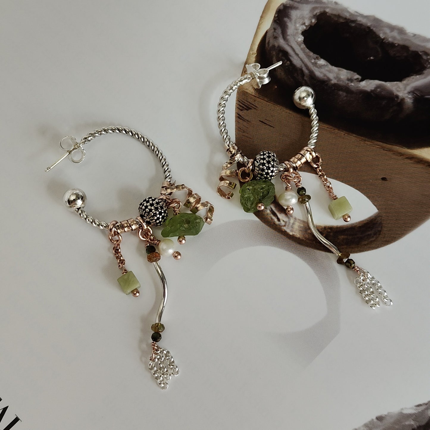 ST13 - Orecchini a cerchio in argento e peridoto