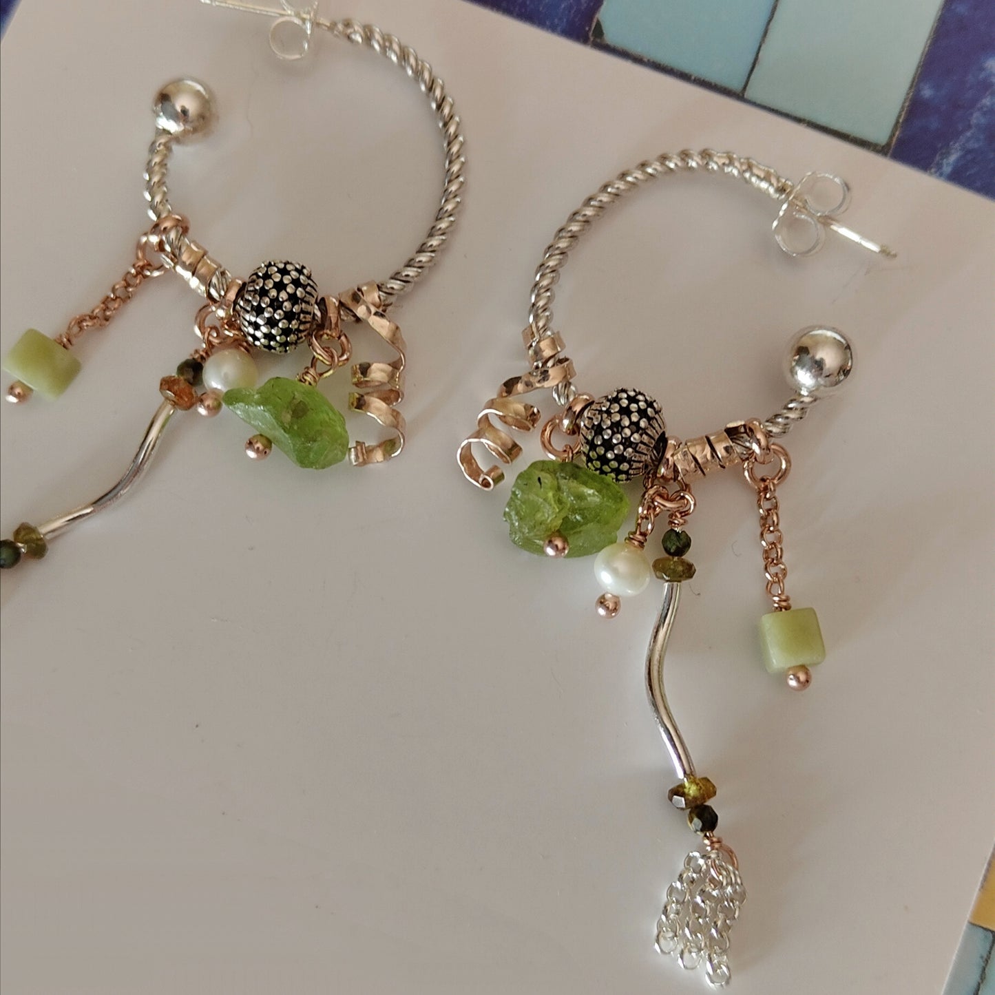 ST13 - Orecchini a cerchio in argento e peridoto