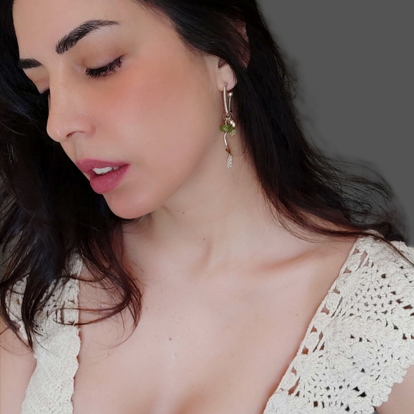 ST13 - Orecchini a cerchio in argento e peridoto