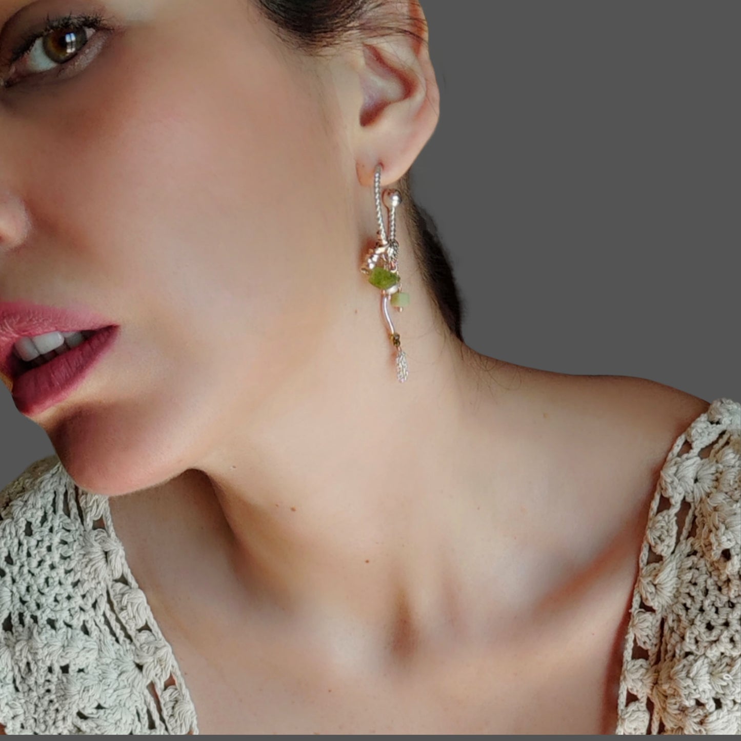 ST13 - Orecchini a cerchio in argento e peridoto