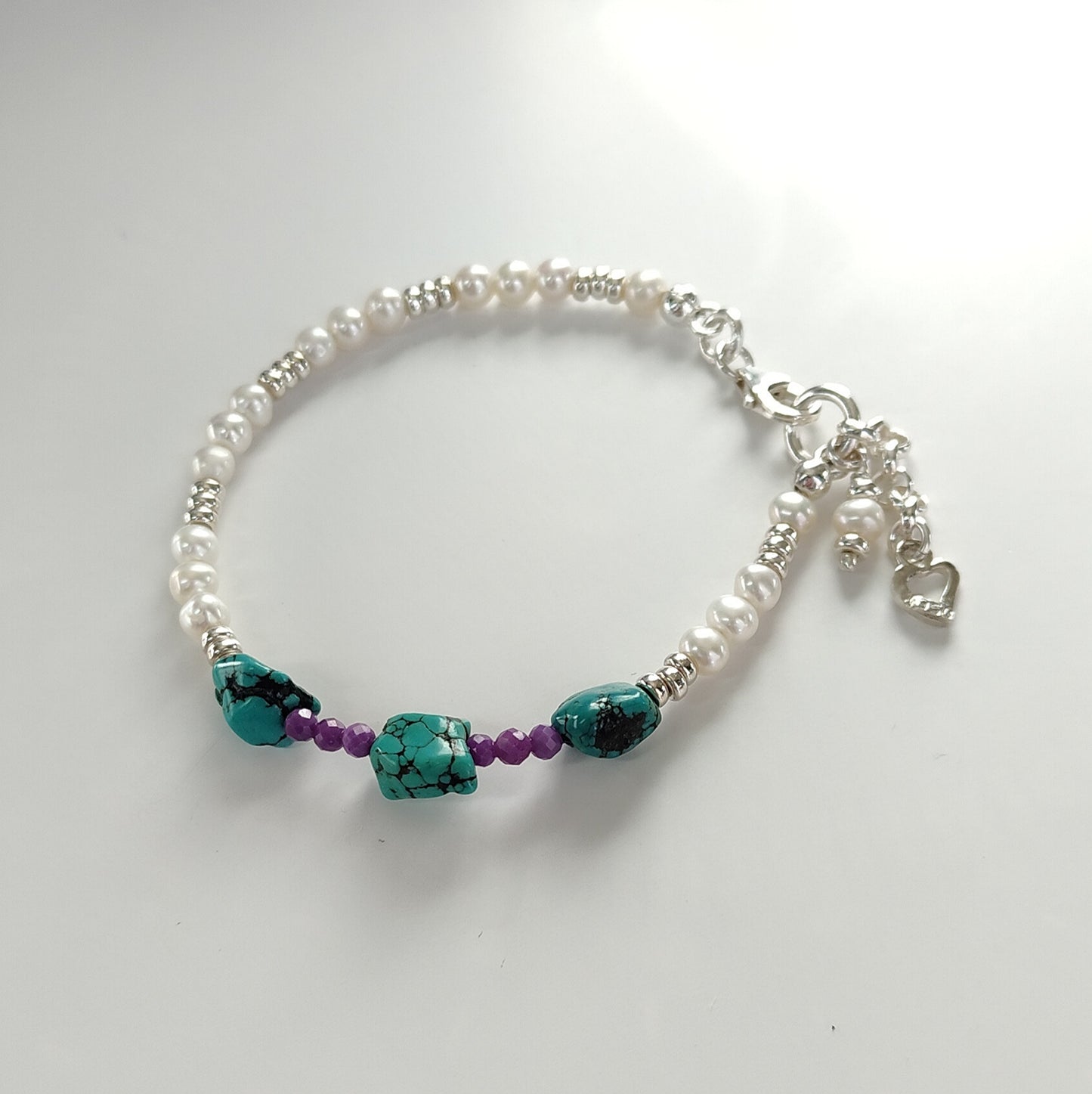 ST34 - Bracciale in argento 925 con perle d'acqua dolce e pietre naturali