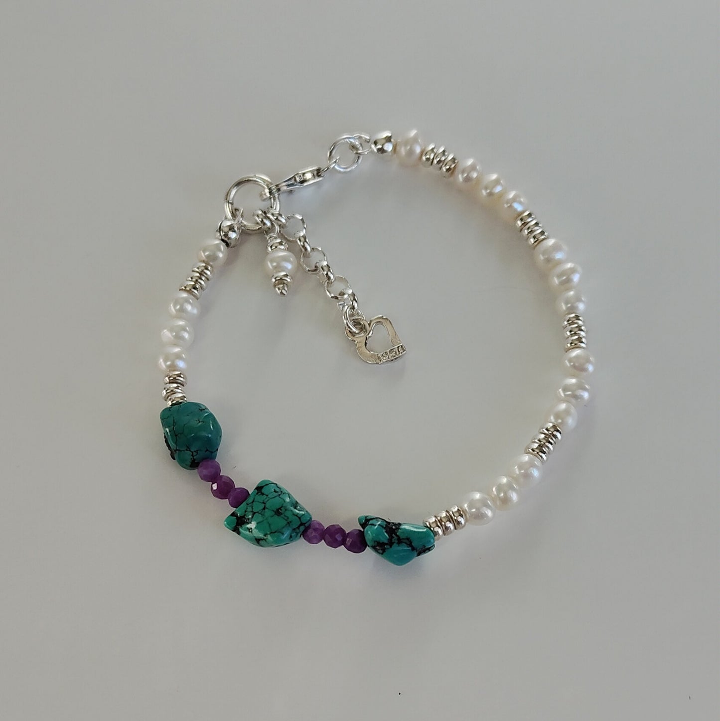 ST34 - Bracciale in argento 925 con perle d'acqua dolce e pietre naturali