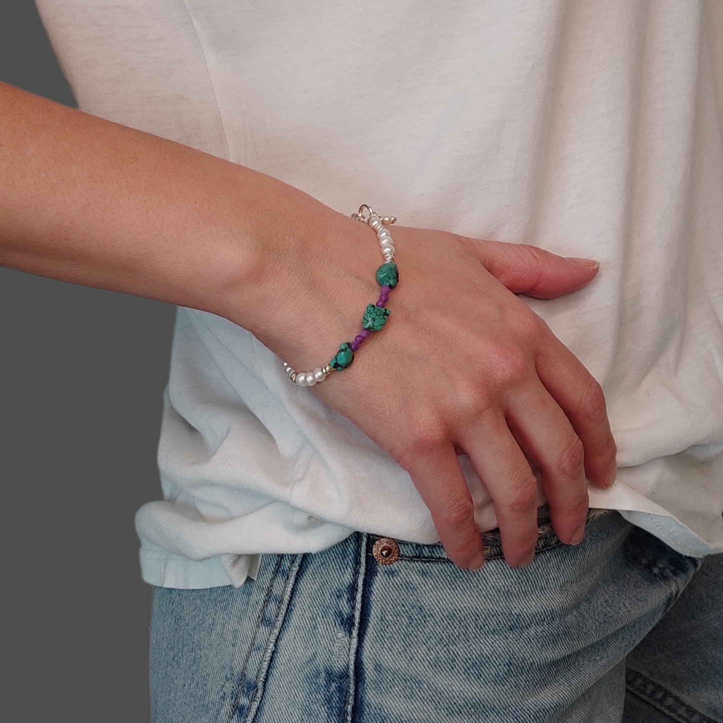 ST34 - Bracciale in argento 925 con perle d'acqua dolce e pietre naturali