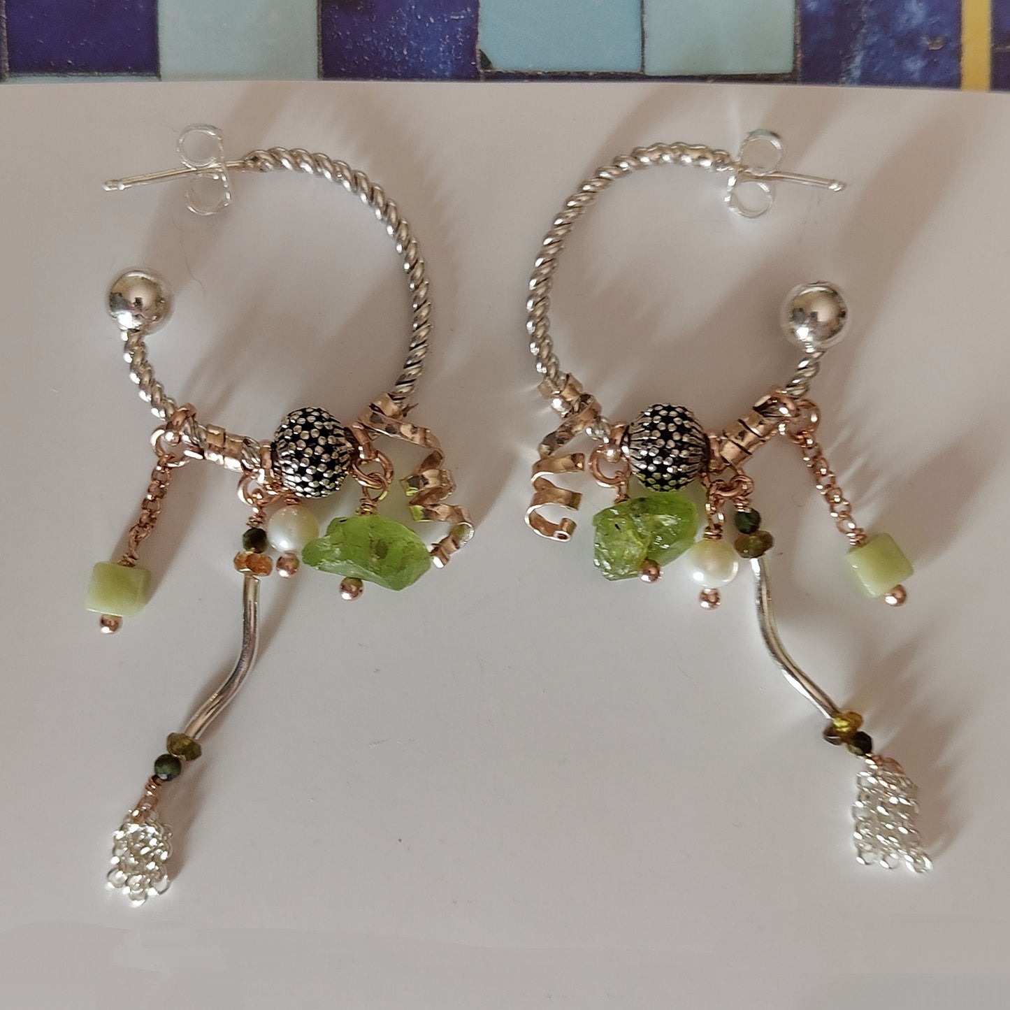 ST13 - Orecchini a cerchio in argento e peridoto