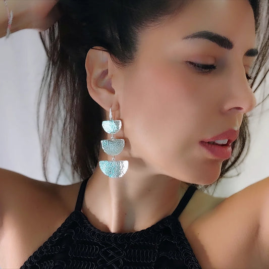 ST1 - Orecchini pendenti in argento martellato 925