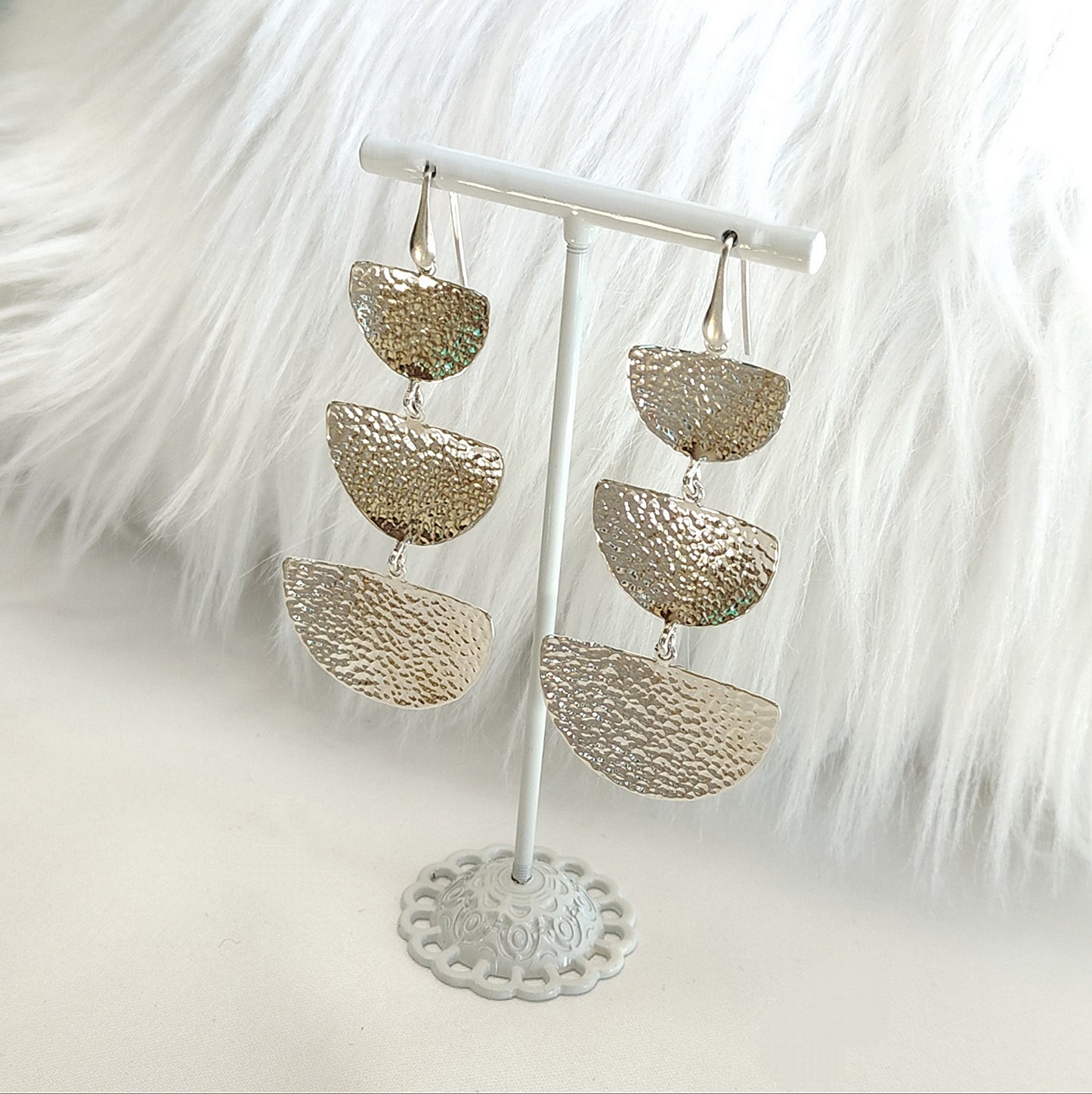 ST1 - Orecchini pendenti in argento martellato 925