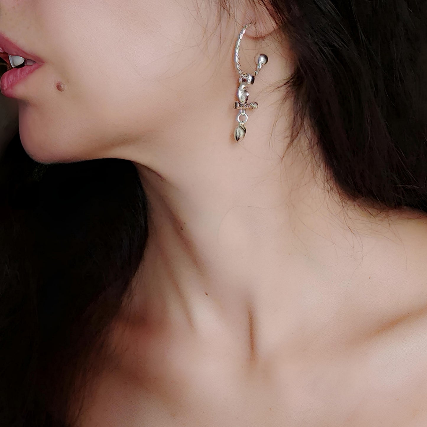 ST03 - Orecchini a cerchio in argento 925 – Cuore e intreccio