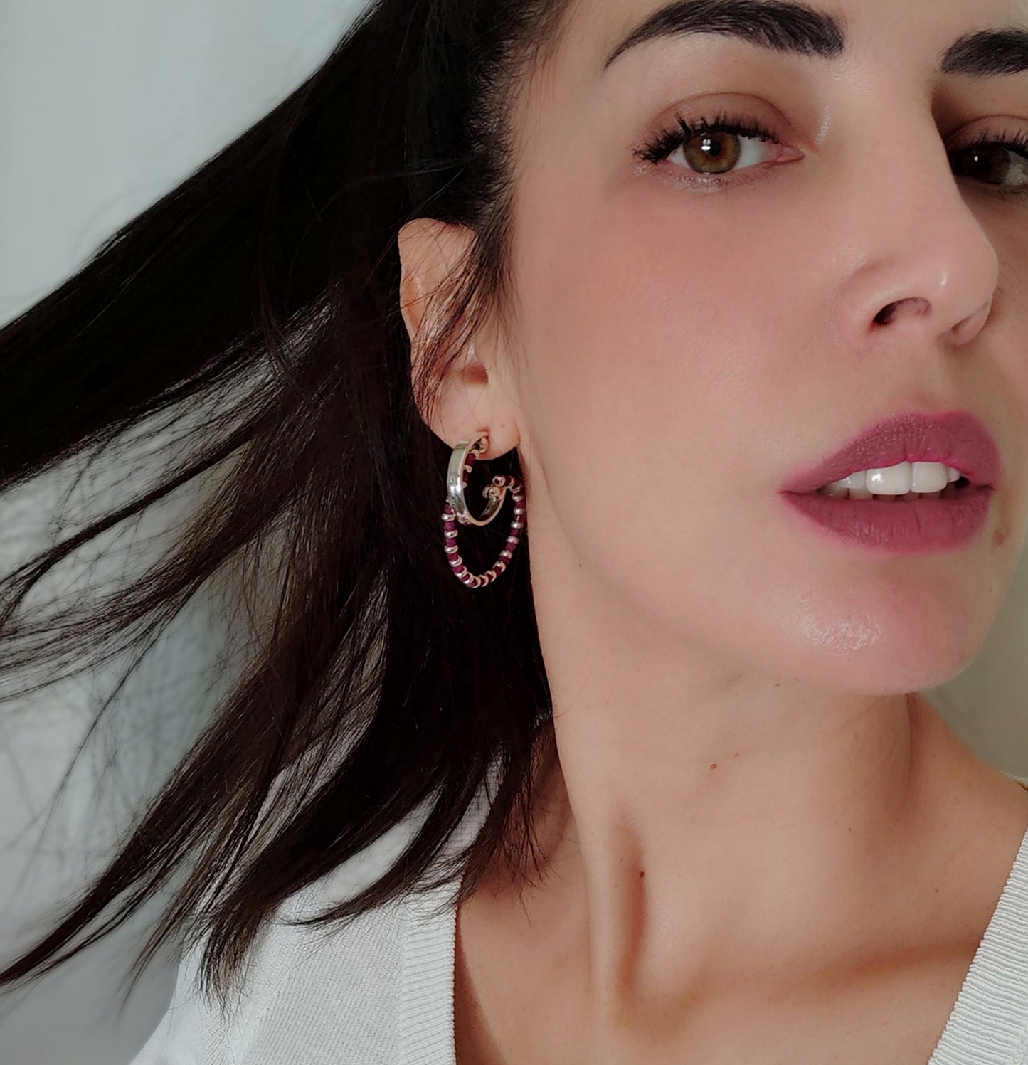 ST05 - Orecchini in argento 925 con rubini sfaccettati