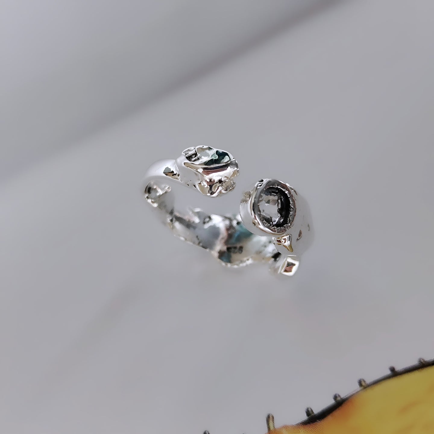 ST018 - Anello in argento 925 e quarzo cristallo