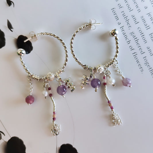 ST025 - Orecchini cerchio intrecciato con ametista, tormalina e perle