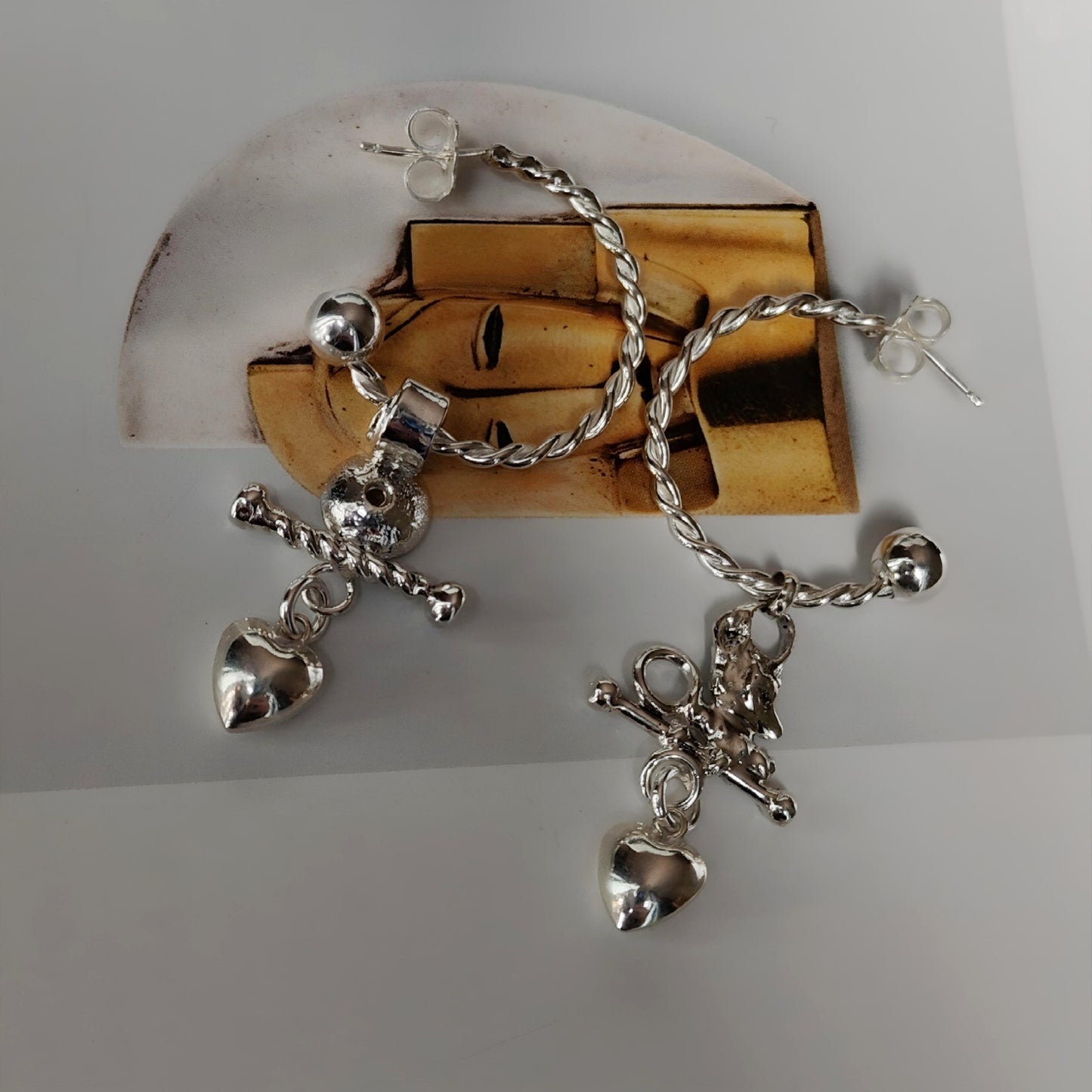 ST03 - Orecchini a cerchio in argento 925 – Cuore e intreccio