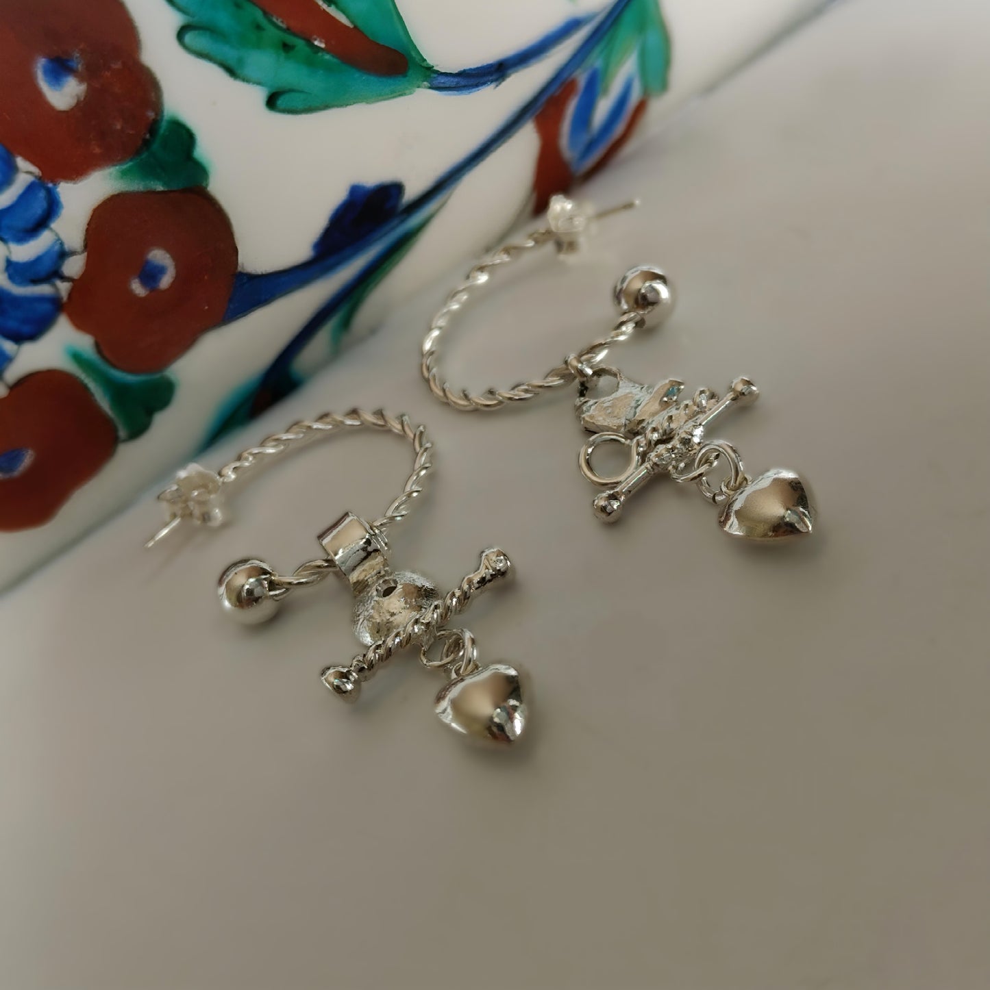 ST03 - Orecchini a cerchio in argento 925 – Cuore e intreccio