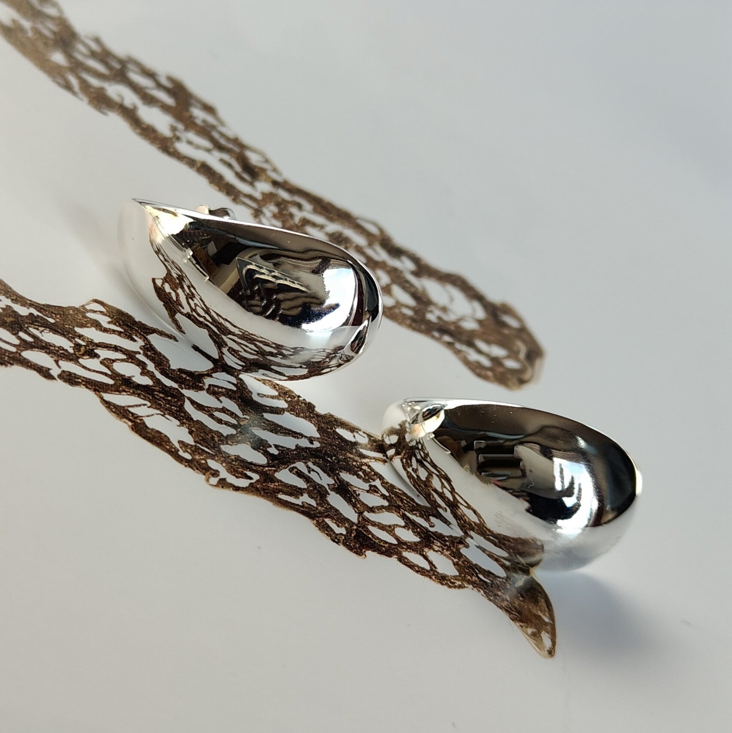 ST8 - Orecchini a goccia affusolata