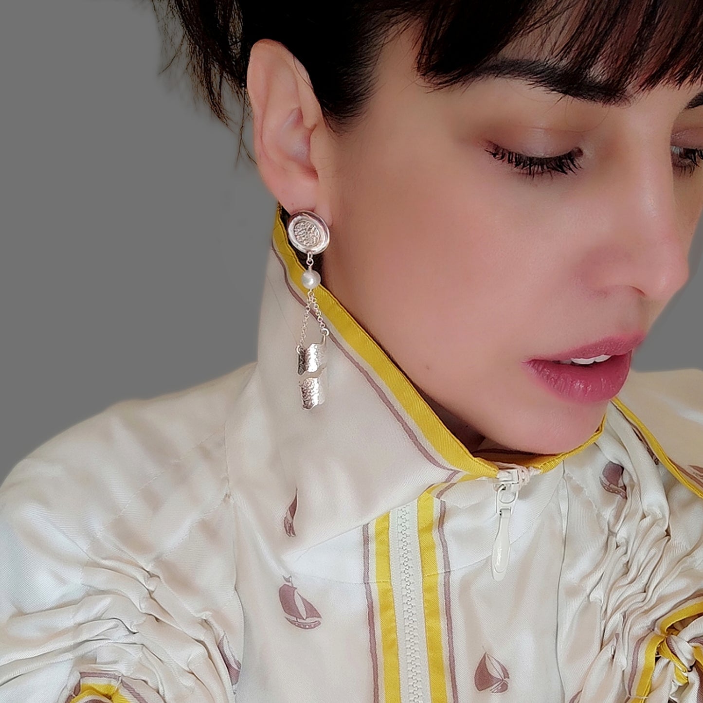 ST69 - Orecchini in argento martellato 925 con perle d'acqua dolce