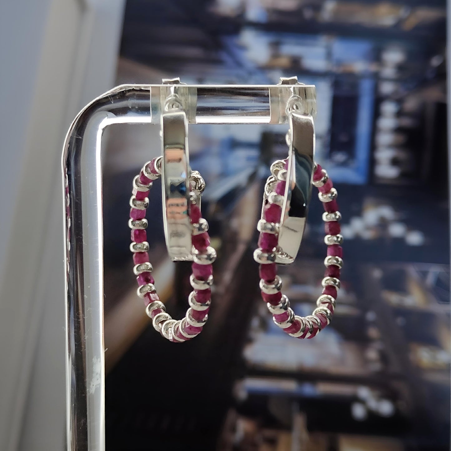 ST05 - Orecchini in argento 925 con rubini sfaccettati