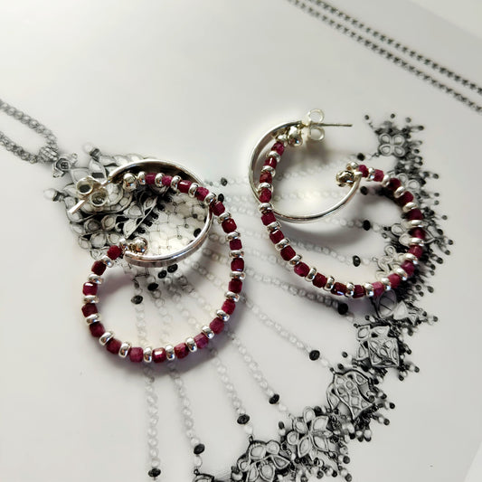 ST05 - Orecchini in argento 925 con rubini sfaccettati