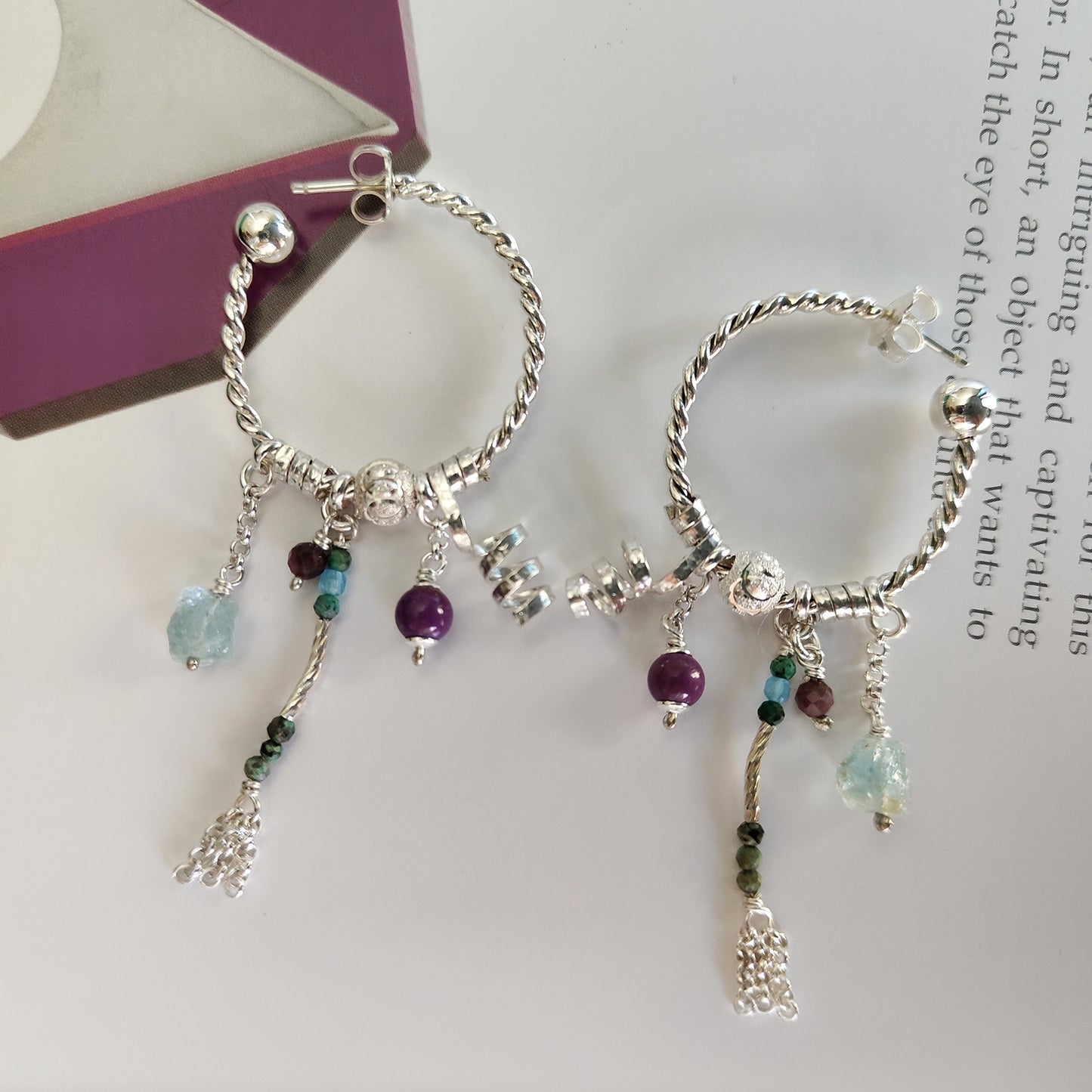 ST024 - Orecchini cerchio intrecciato con acquamarina, lepidolite e turchese africano