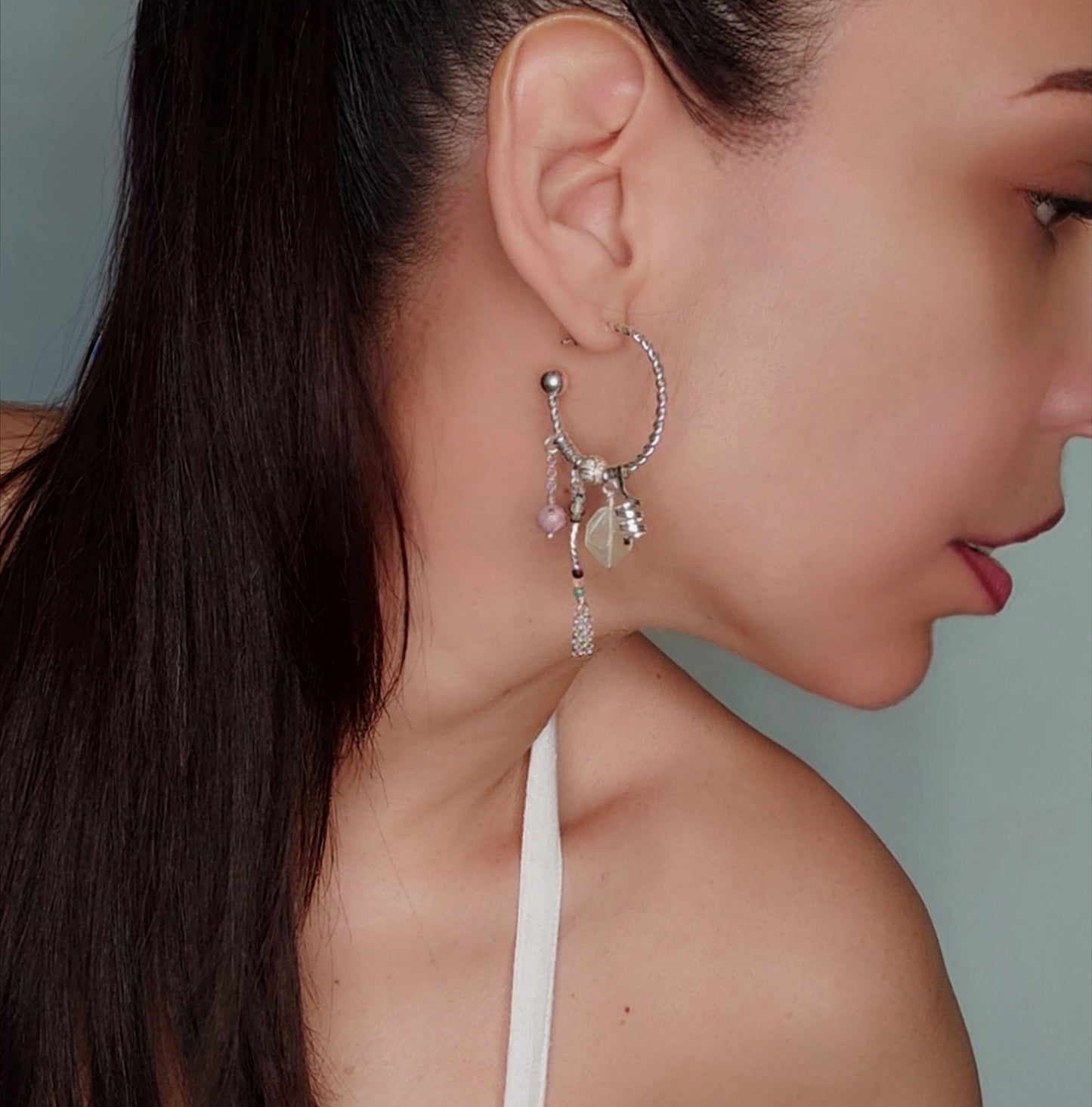 ST023 -Orecchini cerchio intrecciato con prehnite, tormalina rosa e quarzo fumé