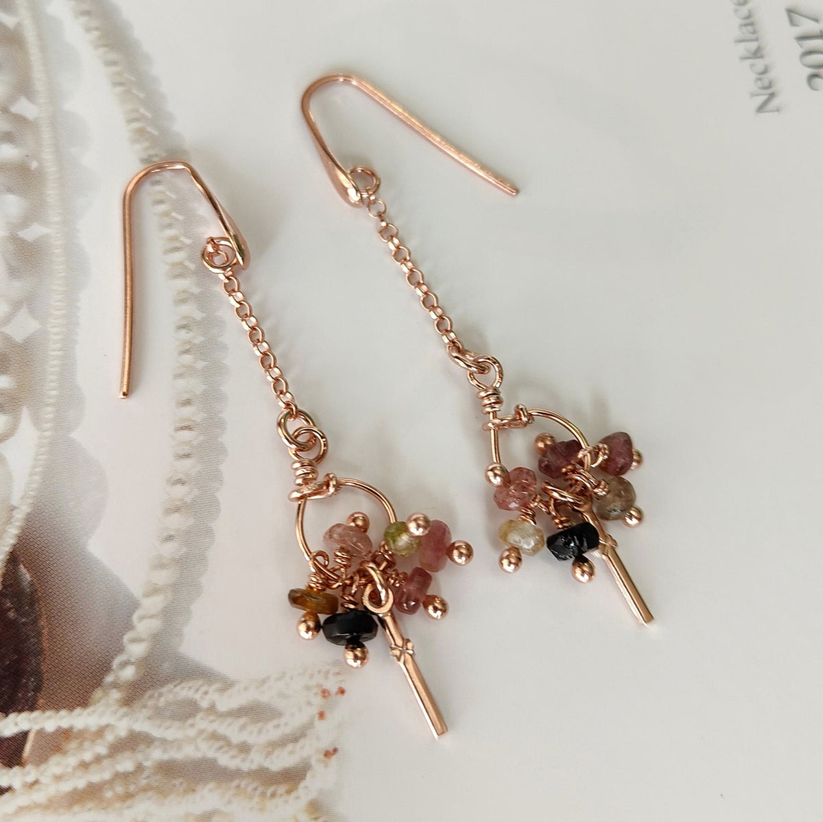 DST037 - Orecchini pendenti con tormaline naturali, argento placcato oro rosa