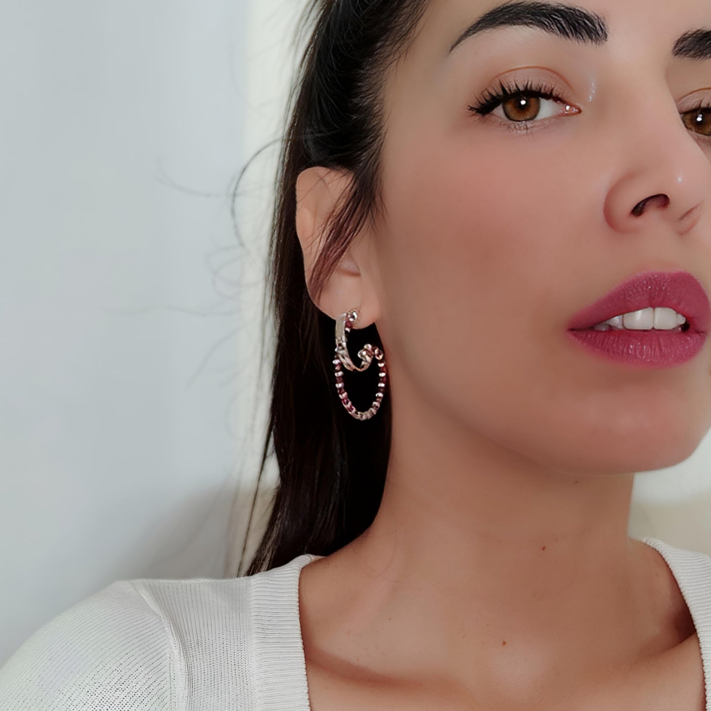 ST05 - Orecchini in argento 925 con rubini sfaccettati